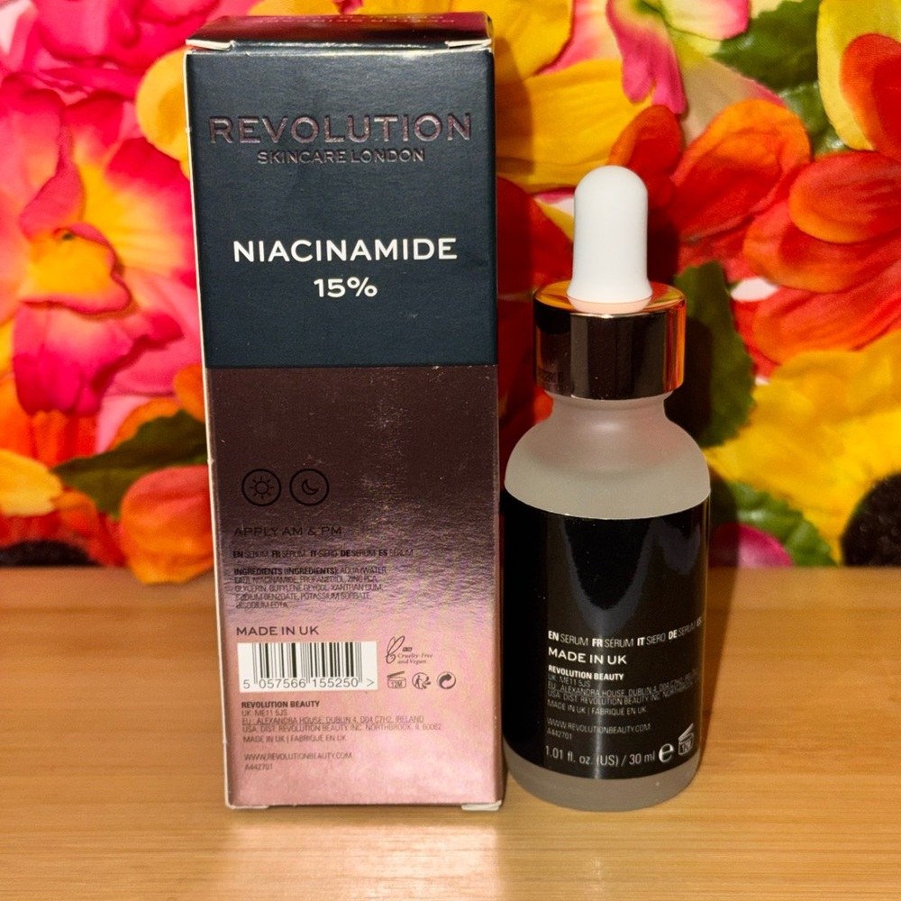 Revolution Blemish & Pore Refining Serum Niacinamide 15% - Picture 3 of 3